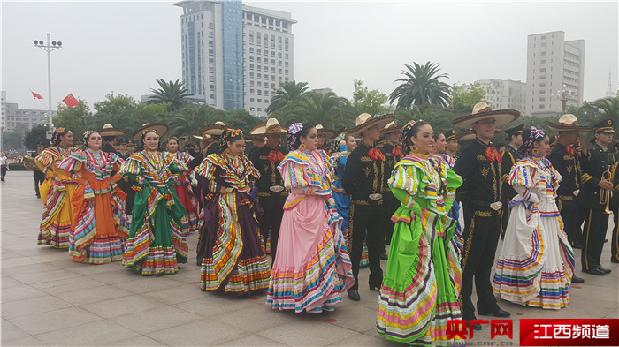 第五届南昌国际军乐节在南昌八一广场盛大开幕